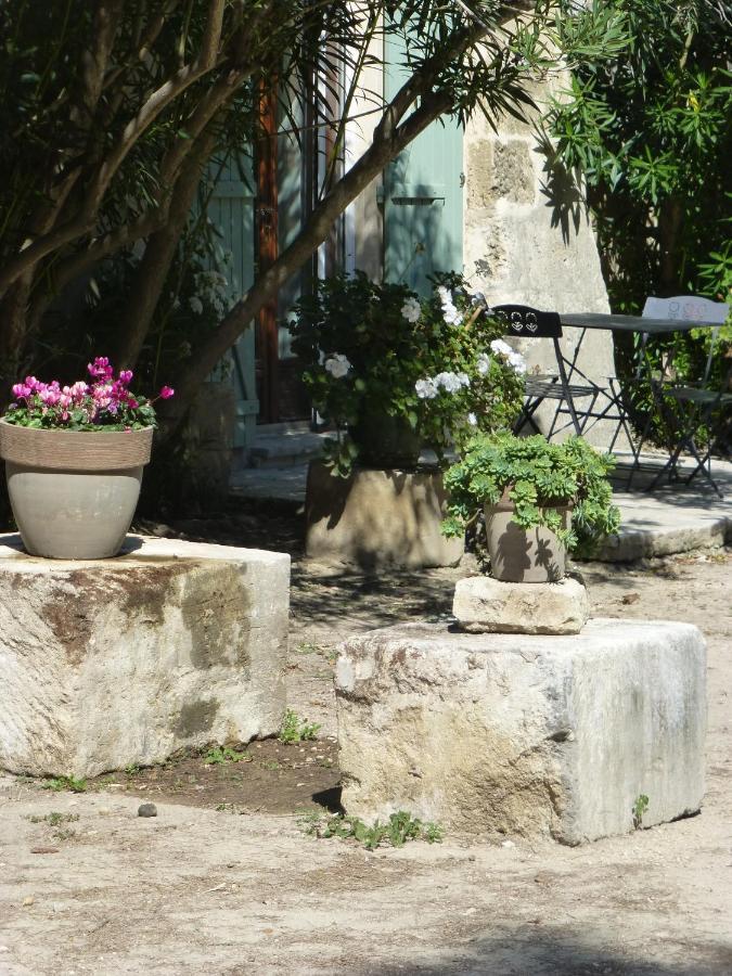 Mas D'Auzieres Bed & Breakfast Saint-Gilles  Luaran gambar